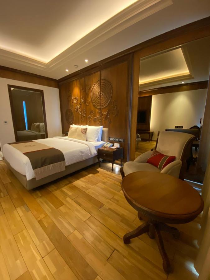 Seven Seas Hotel 5*