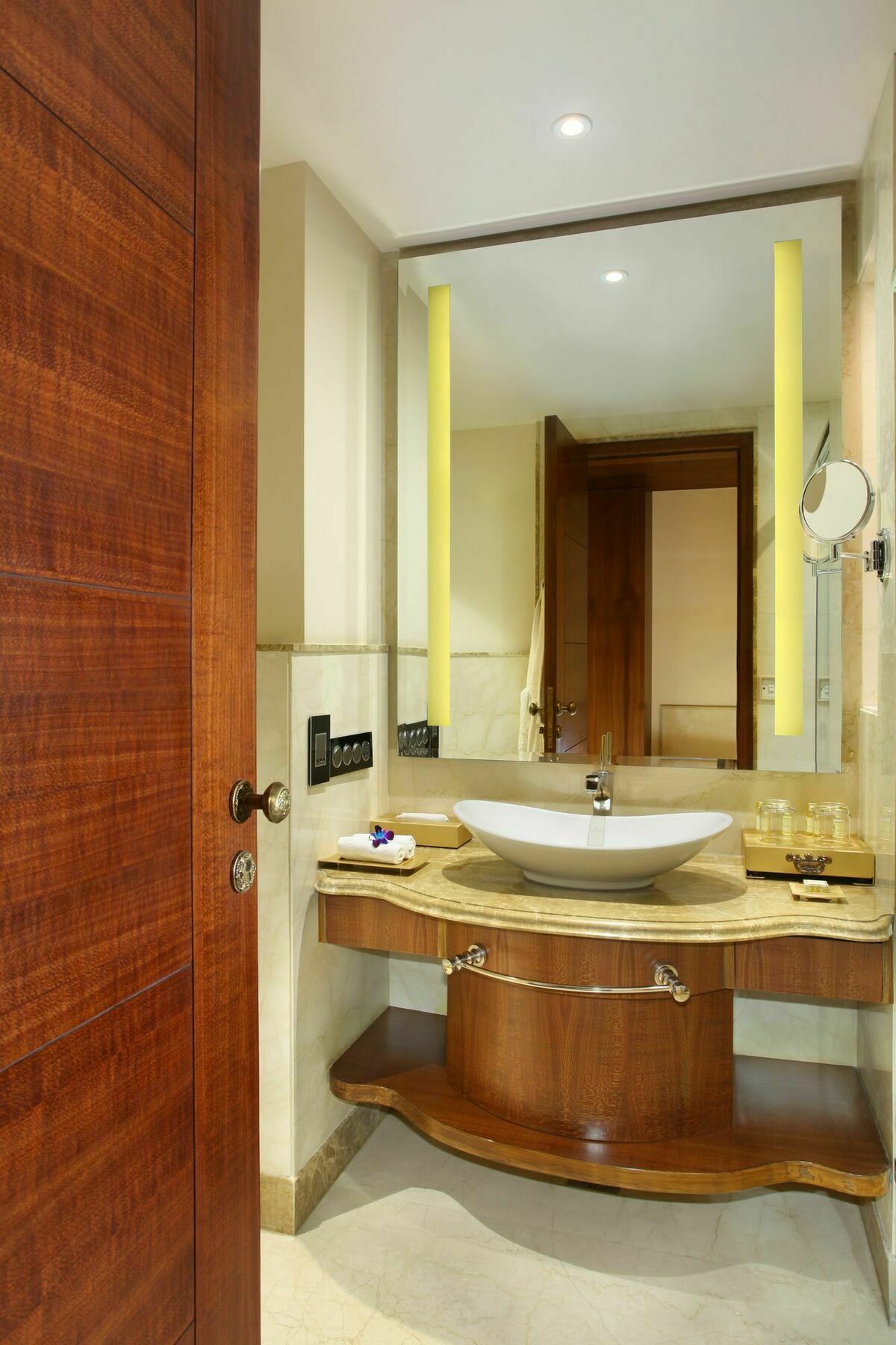 Hotel Seven Seas
